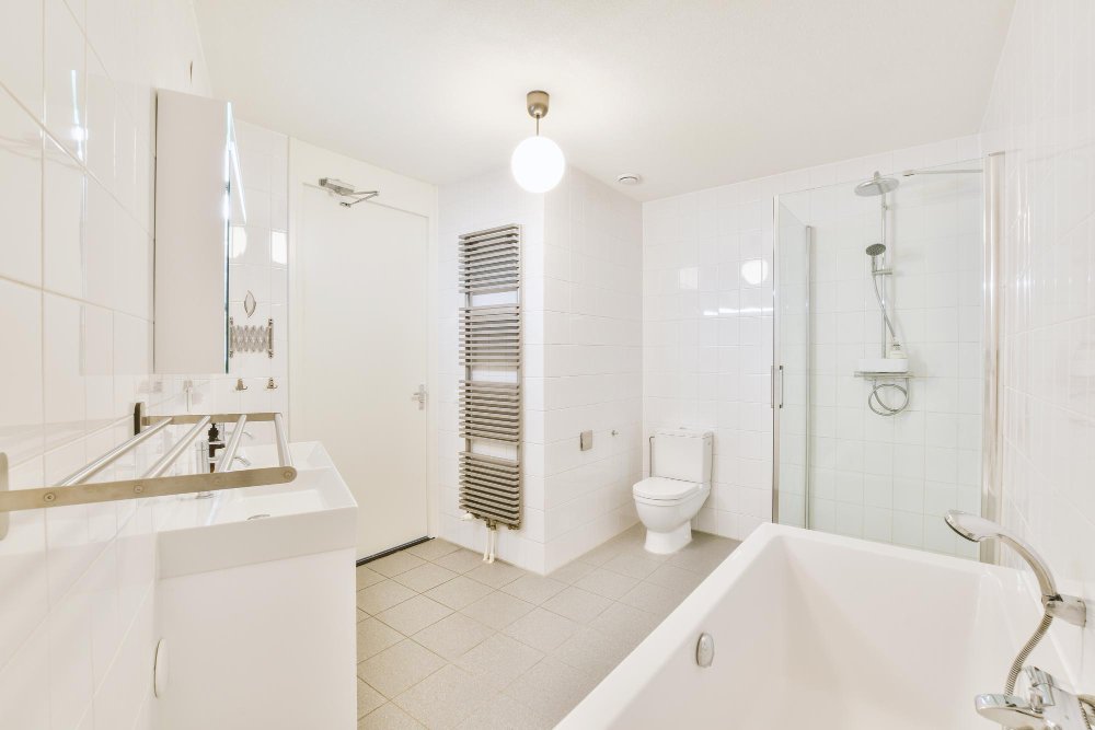 Shower Enclosures vs Traditional Designs